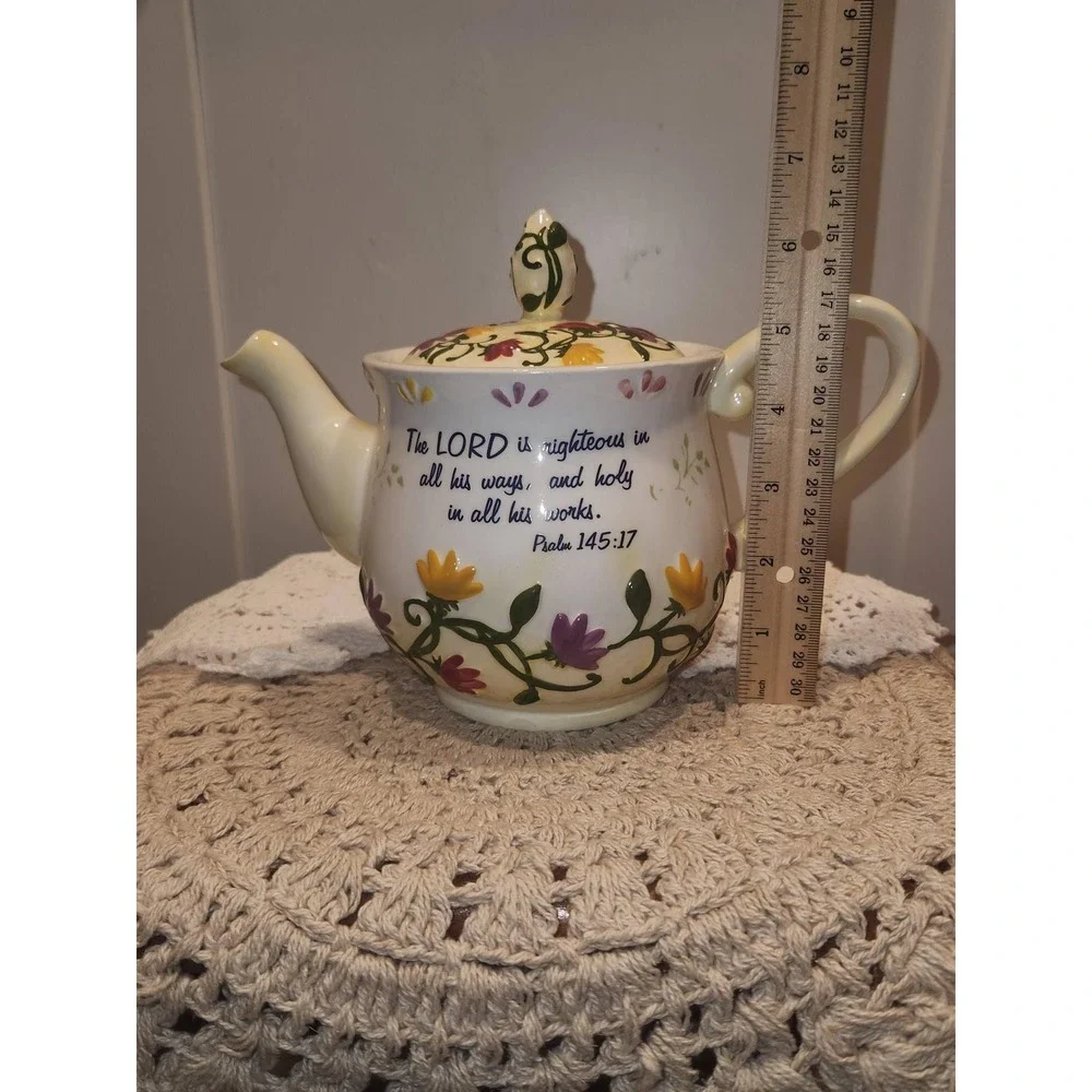 N/A ceramic teapot